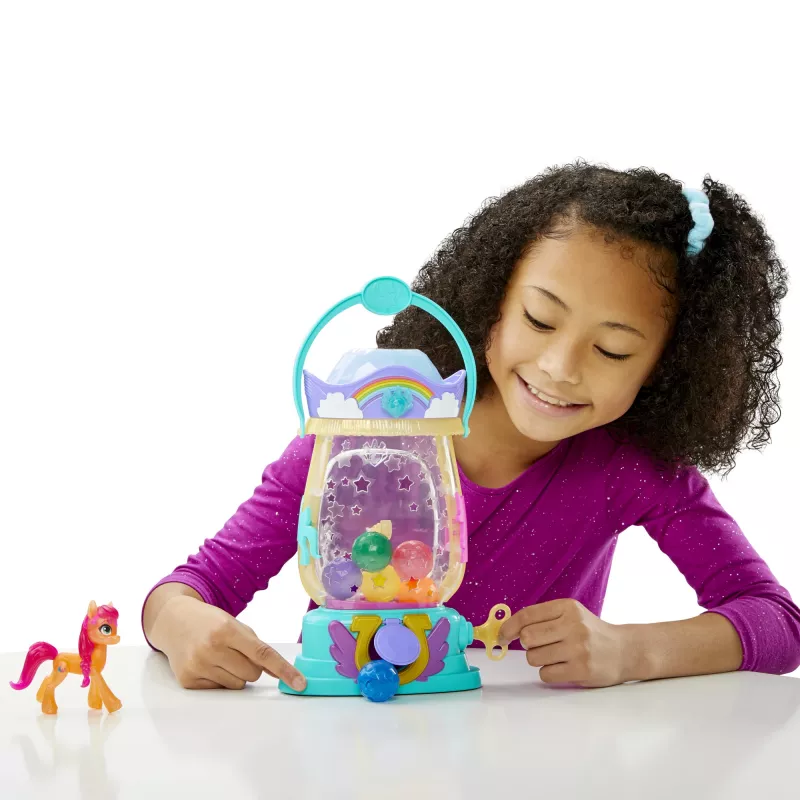 My Little Pony : Una nueva generación – Linterna Sparkle Reveal Sunny Starscout – Juguete luminoso con 25 piezas, sorpresas
