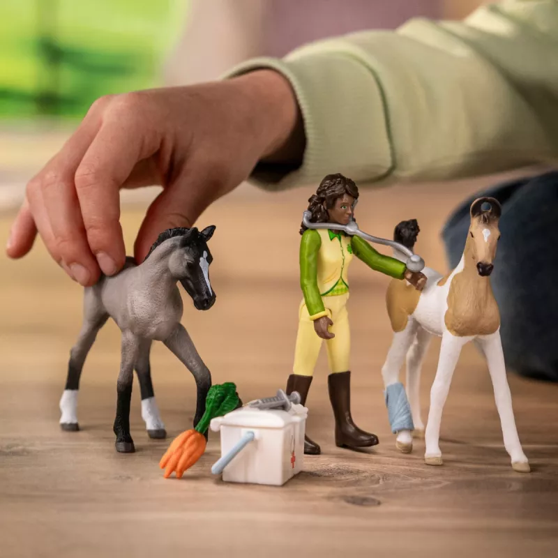 Set de juego Schleich Sarahs botiquín de primeros auxilios figura — Schleich 42777