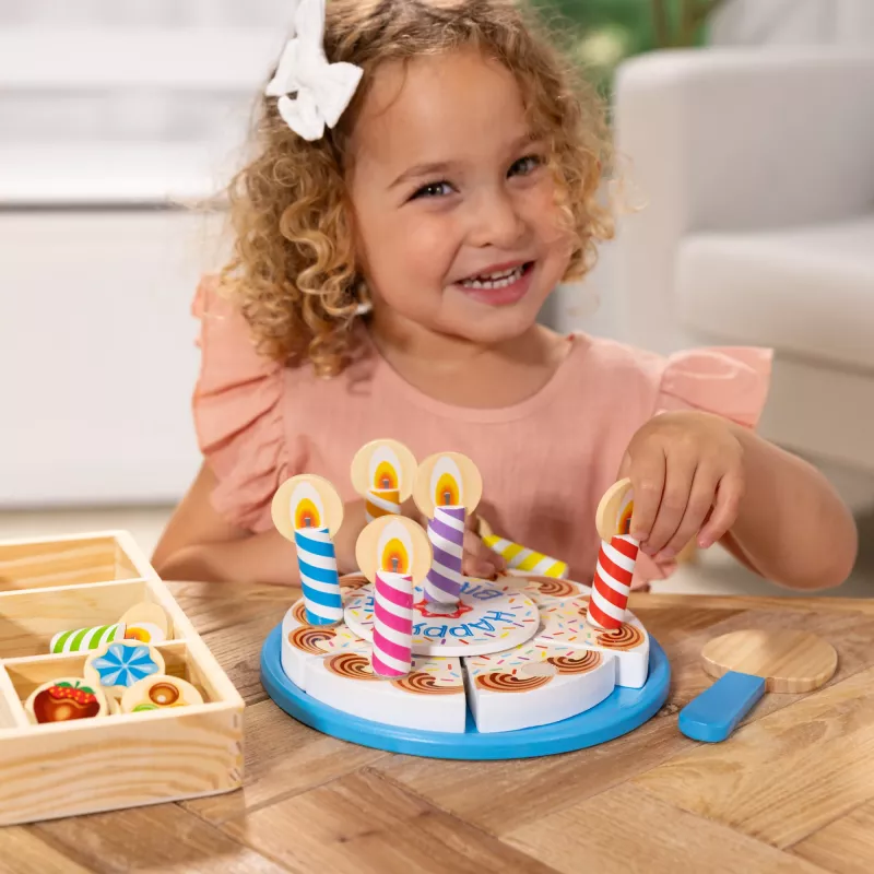 Melissa & Doug tarta de cumpleaños – alimento de juguete de madera con decoraciones intercambiables y 7 velas