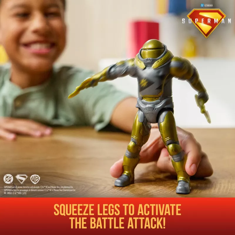 Figura de acción Superman Hammer of Boravia 6 pulgadas, estilo película, incluye 2 accesorios, Oro/Gris