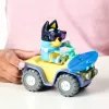 Moose Toys Bluey S9 Set de figura y vehículo Quad de playa con Bandit