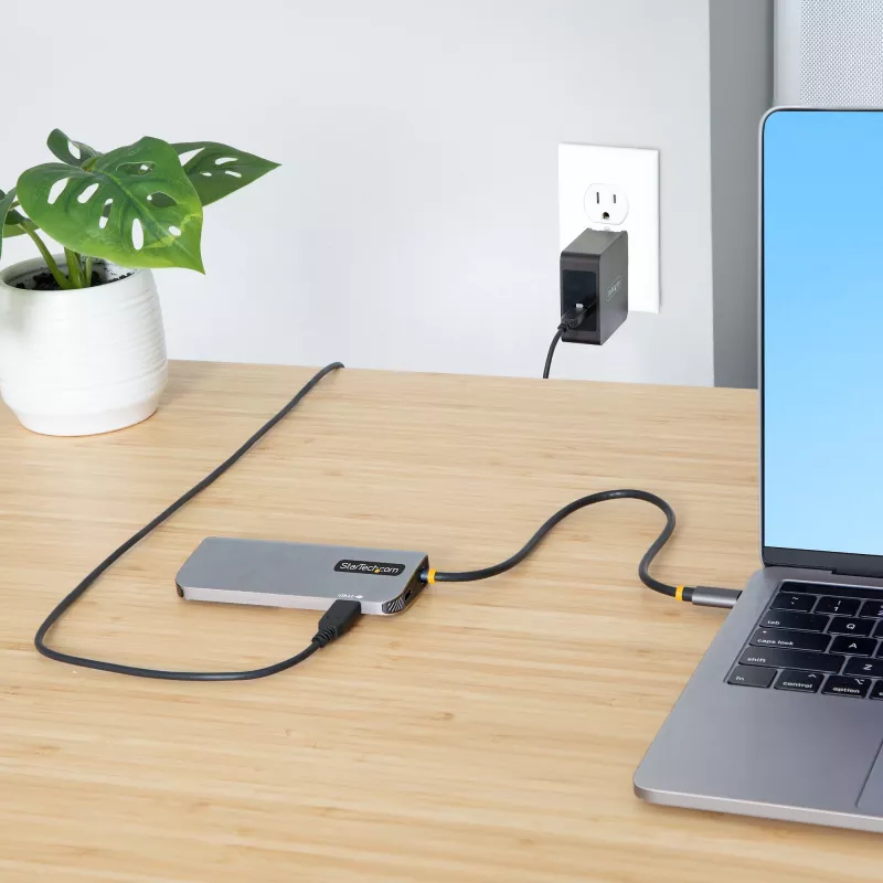 StarTech.com Adaptador multipuerto USB-C, vídeo 4K 60Hz HDMI, hub USB de 3 puertos 5Gbps, 100W Power Delivery Pass-Through, GbE, cable de 30 cm, mini travel dock, docking station para portátil