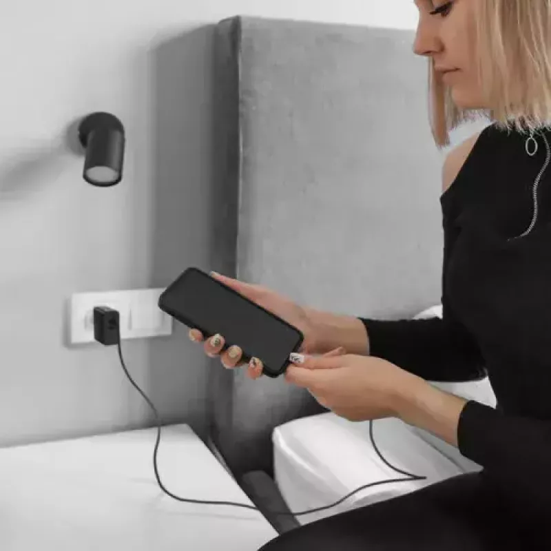 Cargador Qoltec 52378 de interior AC de carga rápida 3A USB Type-C negro
