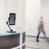 Soporte de tablet ajustable StarTech.com con brazo – giratorio – montaje en pared