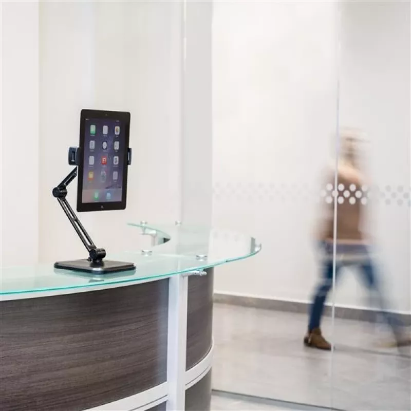 Soporte de tablet ajustable StarTech.com con brazo – giratorio – montaje en pared