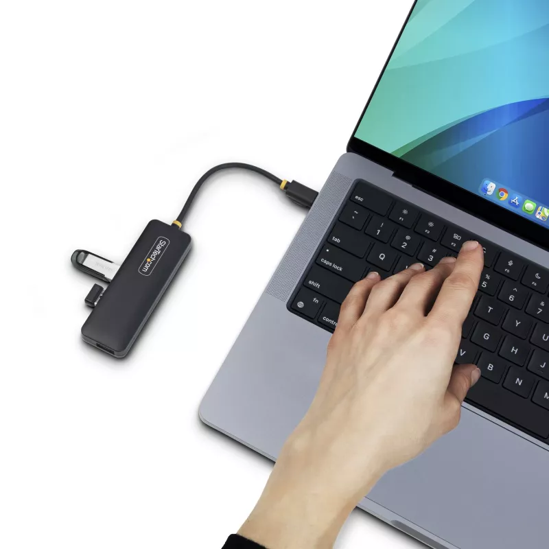 Hub USB-C de 4 puertos StarTech.com, 5 Gbit/s, USB-C a 4x USB-A, alimentado por bus, mini hub de viaje compacto, splitter USB 3.0 multipuerto, hub portátil, protección contra sobrecorriente
