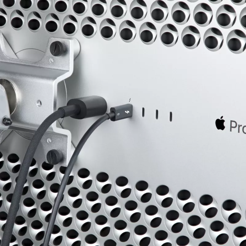 Cable Thunderbolt 5 de 3ft (1m) StarTech.com, 80 Gbit/s/Hasta 120 Gbit/s, 240 W PD, 8K 60 Hz, cable Thunderbolt certificado – Compatible con Thunderbolt 4/USB4/USB-C