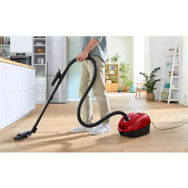 Aspirador de escoba Bosch Serie 4 BGD38RD1H, 600 W, 4 L bolsa, limpieza en seco, rojo