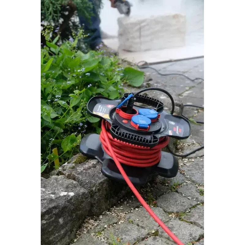 Alargador de corriente Brennenstuhl 1169710100 10 m 3 tomas de corriente para exterior negro rojo