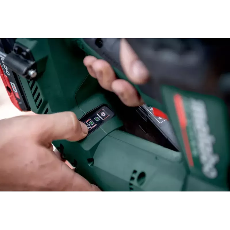 Clavadora Metabo NFR 18 LTX 90 BL Batería 4 Ah 550 disparos/min