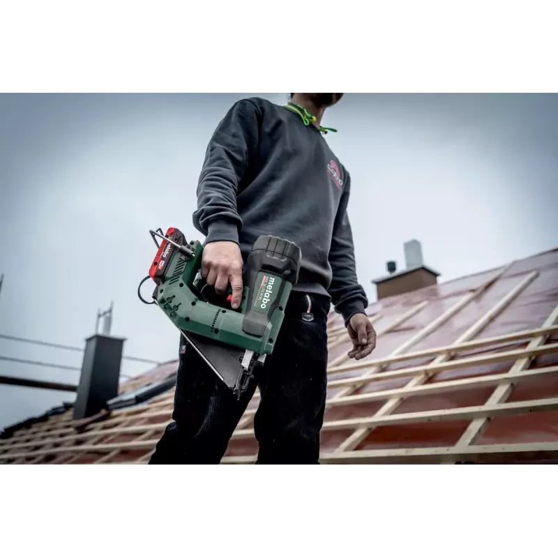 Clavadora Metabo NFR 18 LTX 90 BL Batería 4 Ah 550 disparos/min