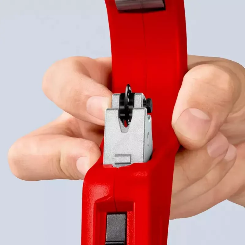 Cortatubos Knipex 90 31 03 BK apto para latón, cobre, acero