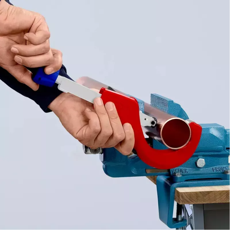 Cortatubos Knipex 90 31 03 BK apto para latón, cobre, acero