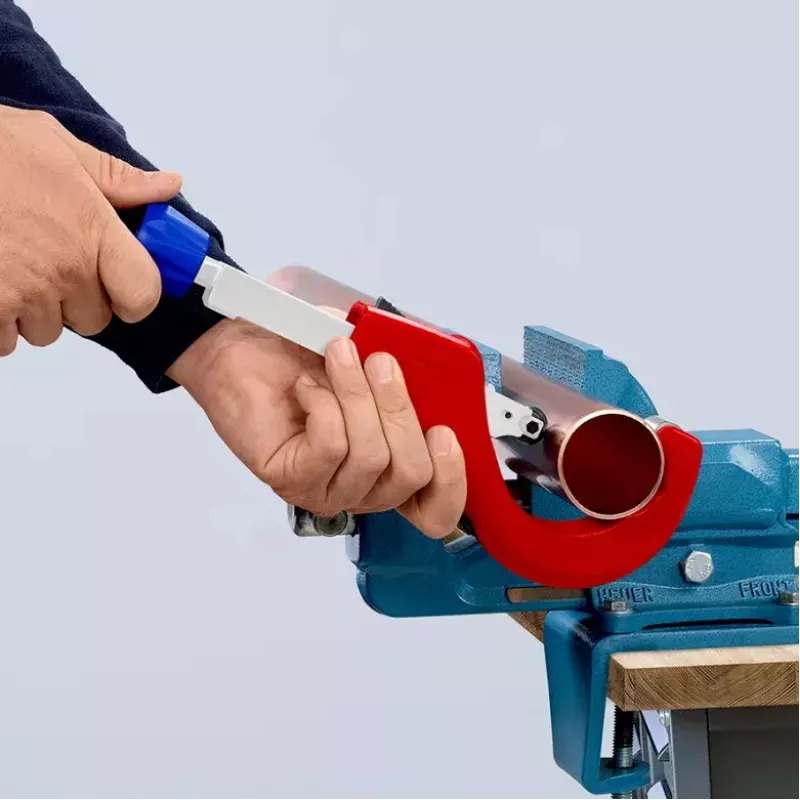 Cortatubos Knipex 90 31 03 BK apto para latón, cobre, acero