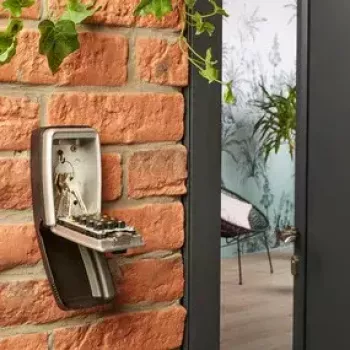 Caja fuerte de pared MASTER LOCK 5423EURD