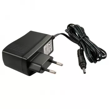 Fuente de alimentación Lindy 70227, interior, entrada 100–240 V, cable de 1,5 m, negro