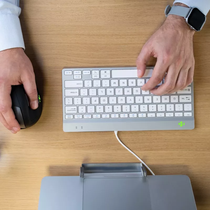 Teclado ergonómico R-Go Tools R-Go Compact Break, teclado compacto con software de pausas, QWERTY (US), con cable, blanco