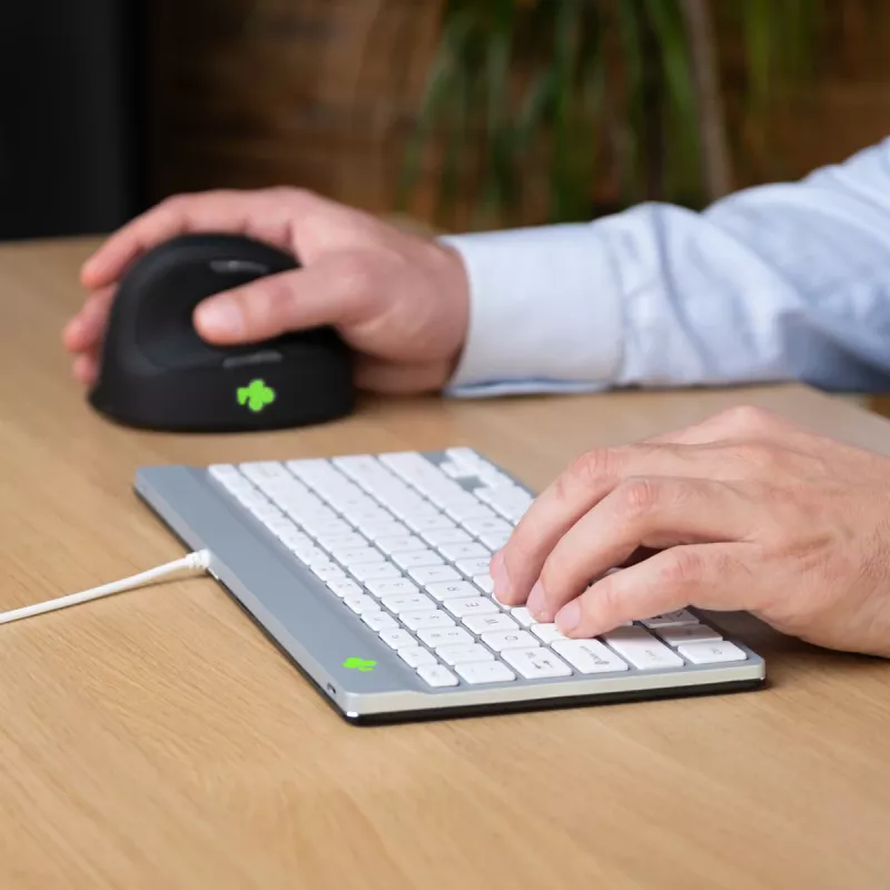 Teclado ergonómico R-Go Tools R-Go Compact Break, teclado compacto con software de pausas, QWERTY (US), con cable, blanco