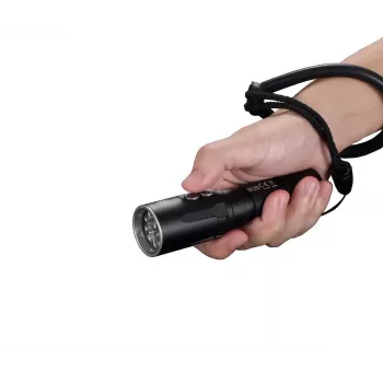 Linterna de mano Nitecore DL20 LED 1000 lm, 9 h de autonomía, negra, 135,5 g