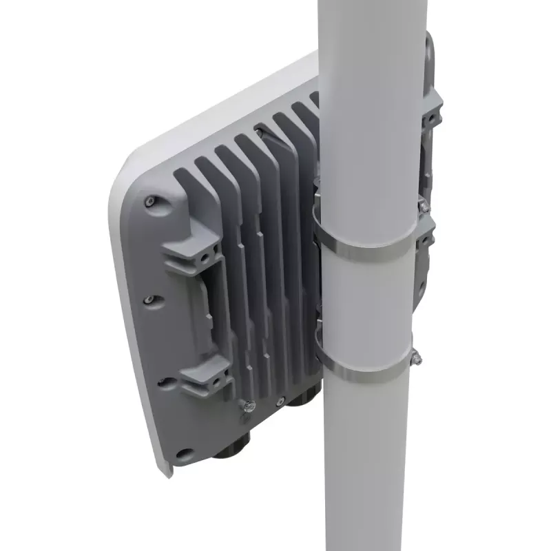 Router con cable MikroTik RB5009UPr+S+OUT