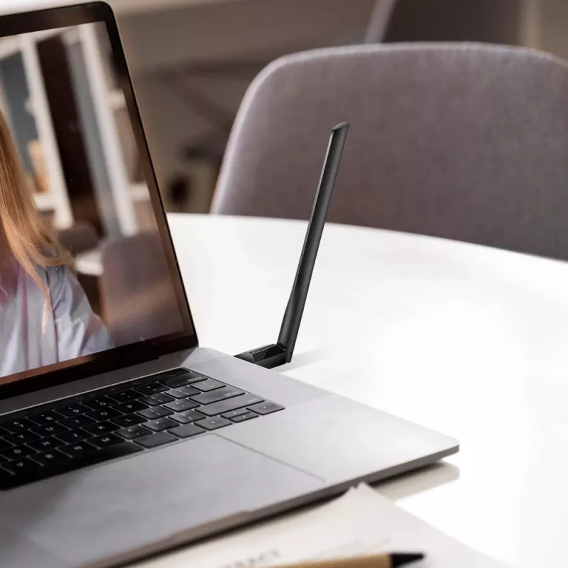 Adaptador USB Wi-Fi inalámbrico TP-LINK Archer TX35U PLUS — Wi-Fi 6 Doble banda 1201 Mbit/s, alimentado por USB, negro