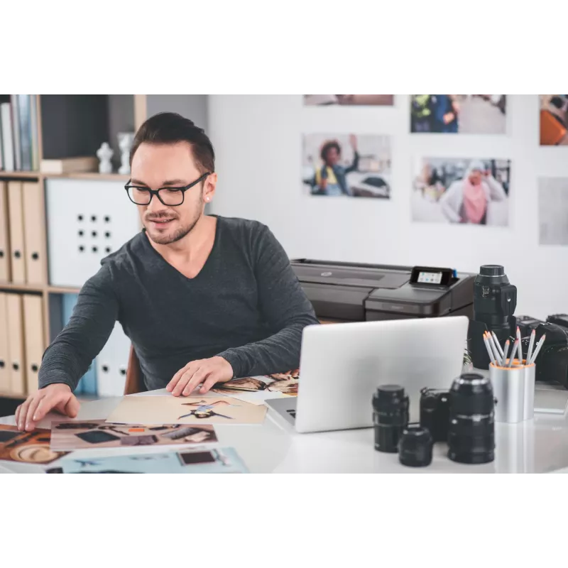 Impresora HP Designjet Z9+dr 44-in PostScript con recortador en V
