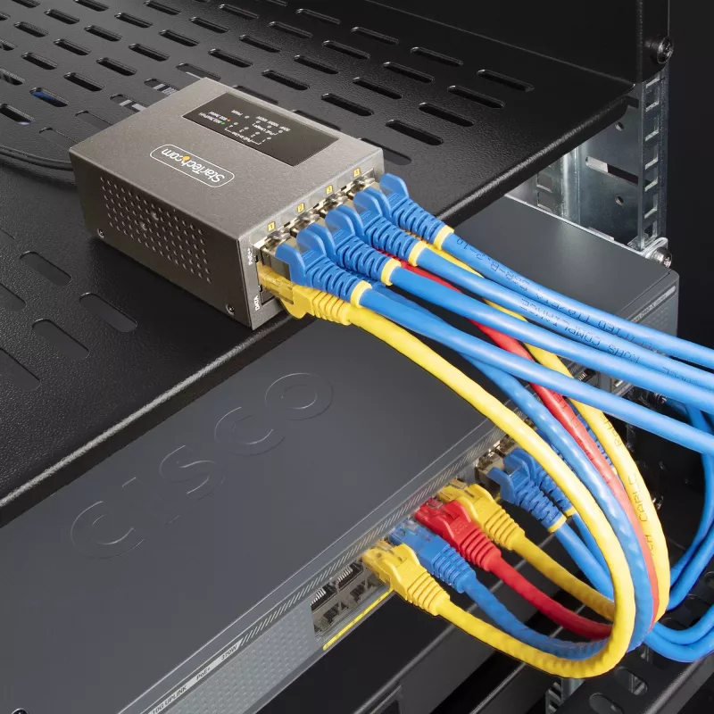 Inyector PoE++ Multi-Gigabit de 4 puertos StarTech.com, Ethernet 5/2.5/1G (NBASE-T), PoE/PoE+/PoE++ (802.3af/802.3at/802.3bt), presupuesto de potencia de 160 vatios, montaje en pared/riel DIN, no gestionado
