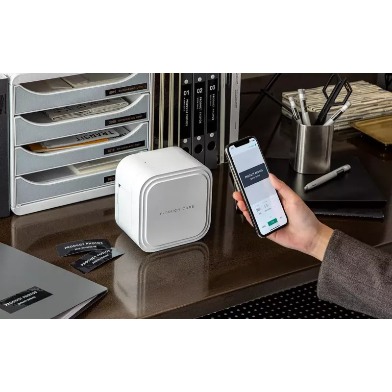 Impresora de etiquetas recargable Brother P-touch CUBE Pro (PT-P910BT) con Bluetooth