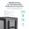 StarTech.com Armario rack de servidor de 4 postes 18U, armario rack de datos de 19 pulgadas con cerradura para equipos informáticos / AV / IT, rack de oficina / red doméstica con ruedas y guías de montaje ajustables