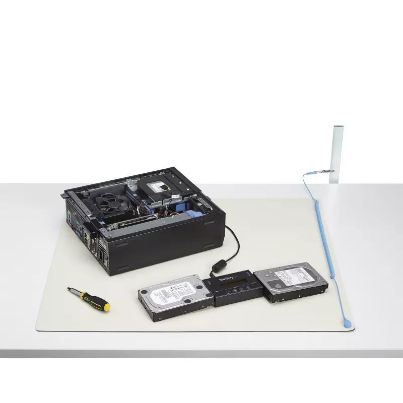StarTech.com Alfombrilla antiestática, alfombrilla ESD para reparación de electrónica, alfombrilla antiestática de mesa/escritorio con cable de toma de tierra desmontable, ANSI/ESD S 4.1, superficie de trabajo/alfombrilla termoplástica flexible, 28x46cm (11x18