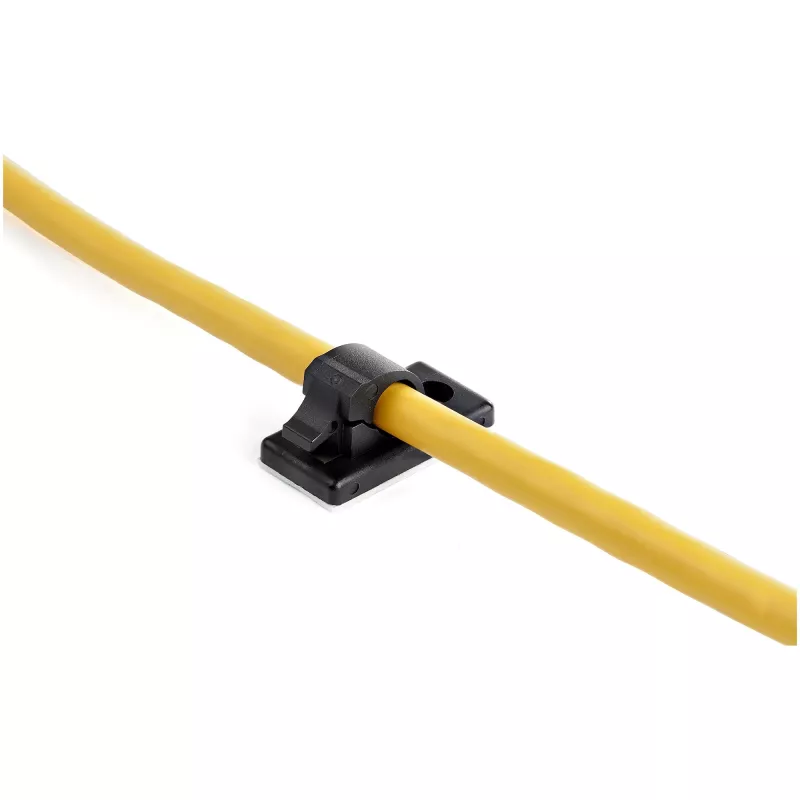 StarTech.com 100 clips autoadhesivos para gestión de cables negro – organizador de cables de red/Ethernet/escritorio/ordenador – soporte adhesivo para cables – clip autoadhesivo de nailon UL/94V-2 ignífugo