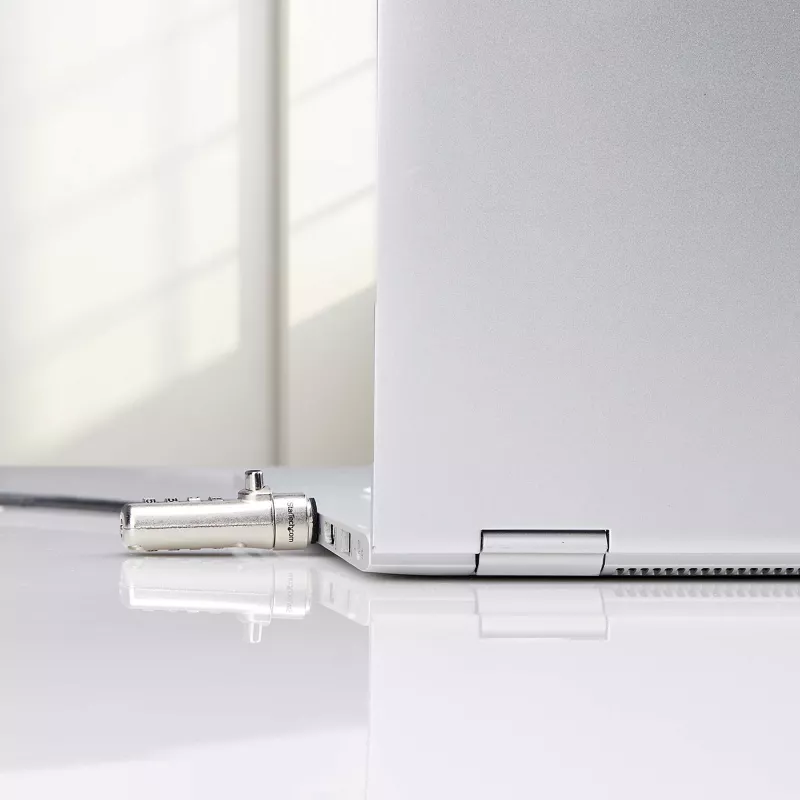Candado delgado StarTech.com compatible con ranura Nano, cable de seguridad de 6,6ft (2m), protección antirrobo de escritorio para portátil/notebook, cable de acero resistente a cortes, cerradura de 4 dígitos