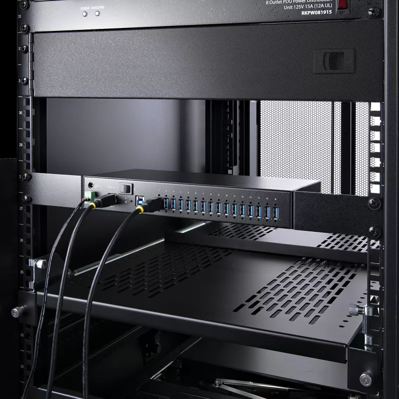 StarTech.com Hub USB industrial de 16 puertos 5Gbps con fuente de alimentación, carcasa metálica, montable, protección ESD, alimentación por regletas, función de carga USB, conmutador dual-host – TAA