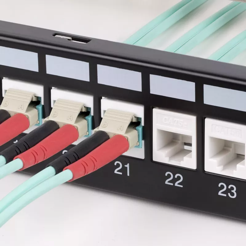 Acoplador StarTech.com LC a LC, acoplador de fibra óptica LC, conector hembra LC/UPC keystone, acoplador de fibra óptica LC keystone dúplex para panel de parcheo