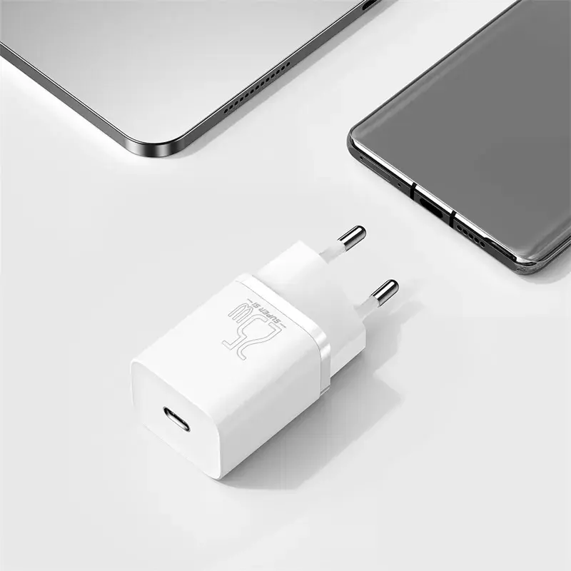 Cargador de interior Baseus Super Si blanco carga rápida 12V 1xUSB-C