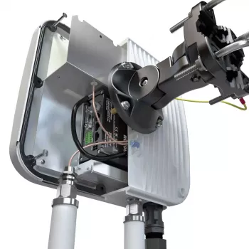 Antena de red direccional QuWireless QuMax PoE/LAN, multibanda 0,694–2,7 GHz y 2,4–2,5 GHz, ganancia máx. 6 dBi, polarización vertical