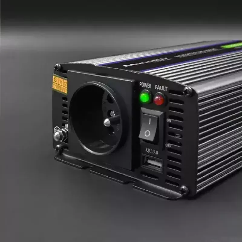 Inversor QOLTEC Monolith 600 W — 12 V a 230 V, USB PD 18 W, coche/interior, negro