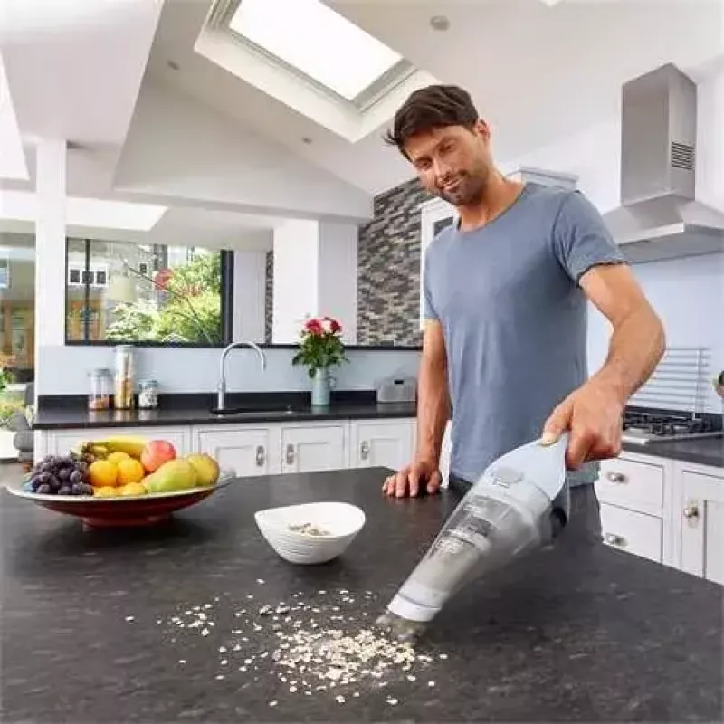 Aspirador de mano Black & Decker NVC215W