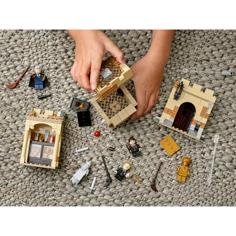 Set LEGO Harry Potter Hogwarts Primera clase de vuelo 76395 con minifiguras de Harry y Draco