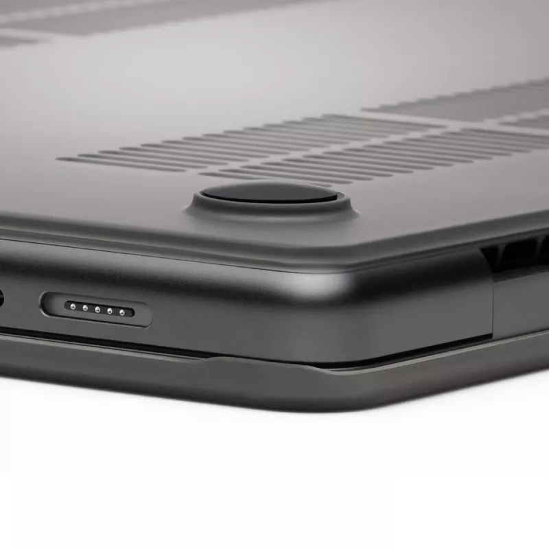 Carcasa rígida Zagg para MacBook Pro 14 M3/M2/M1 — acabado Smoke, funda protectora de encaje