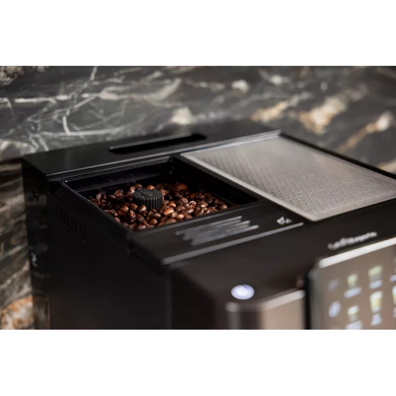 Beko CEG7304B CaffeExperto cafetera superautomática con boquilla de vapor, cafetera espresso, 2 l, granos de café, molinillo integrado, 1350 W, negra, plateada
