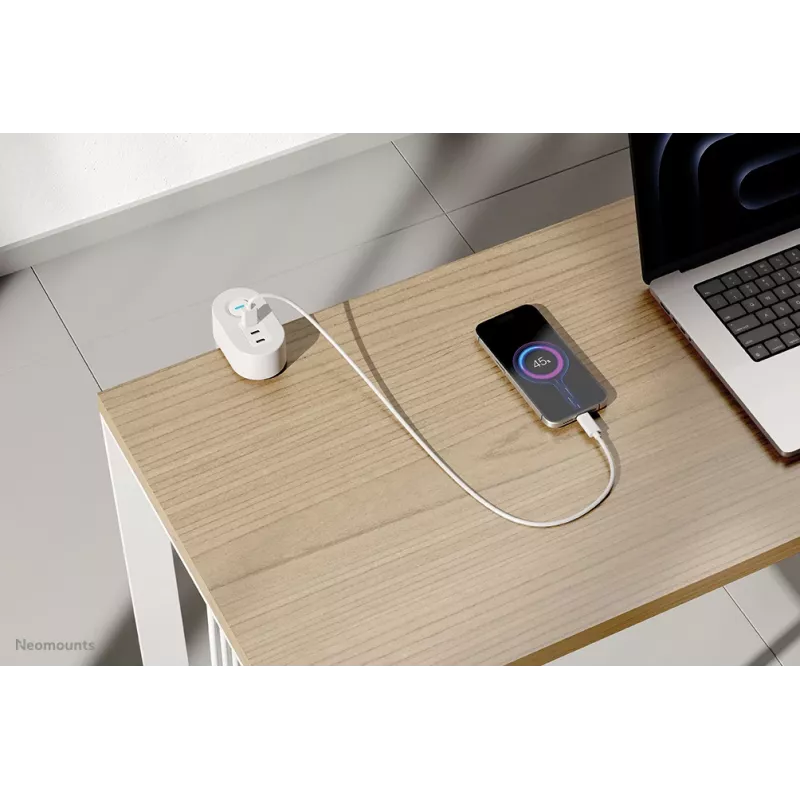Neomounts DS22-840WH6 Regleta de escritorio con pinza y conexiones USB-C y USB-A – carga rápida