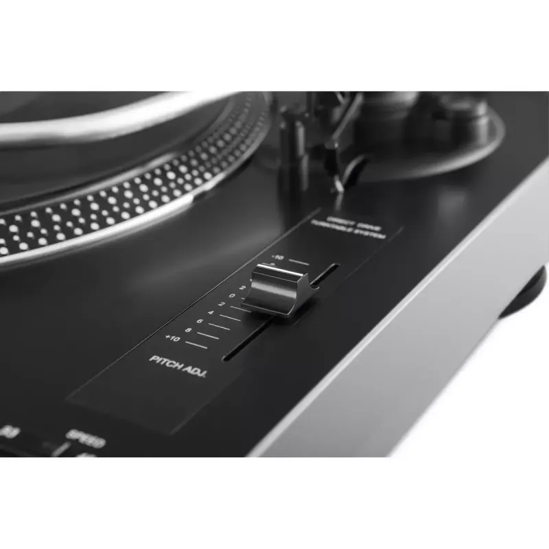 Tocadiscos de accionamiento directo TechniSat TechniPlayer LP 300