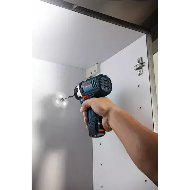 Bosch GDR 12V-105 Professional 06019A6977 llave de impacto inalámbrica, 2 baterías de iones de litio de 2,0 Ah, maletín, azul/negra