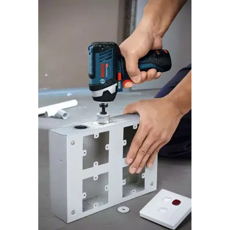 Bosch GDR 12V-105 Professional 06019A6977 llave de impacto inalámbrica, 2 baterías de iones de litio de 2,0 Ah, maletín, azul/negra