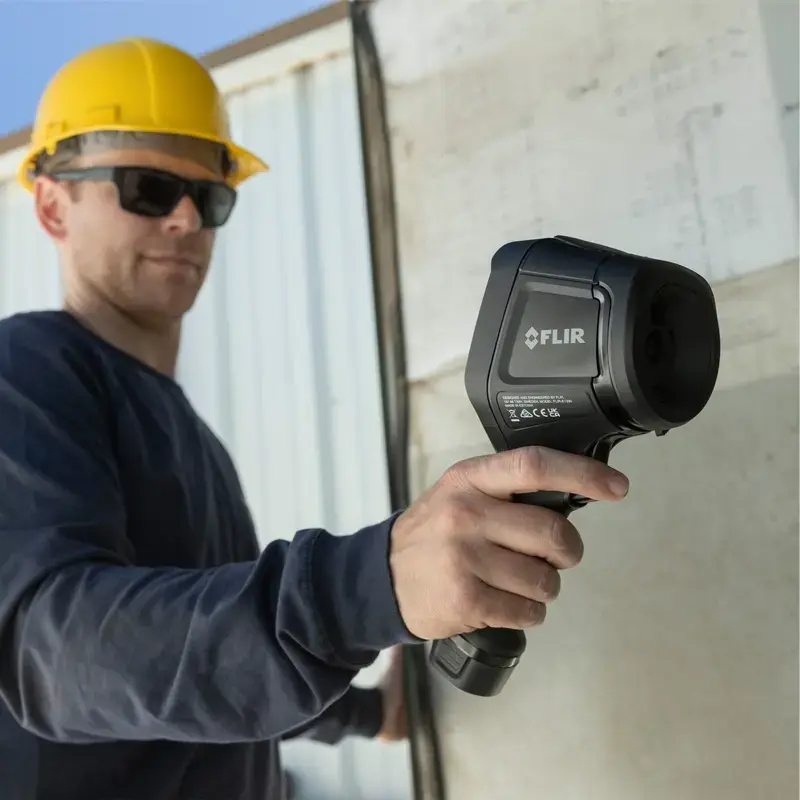 FLIR E8-PRO cámara termográfica, 320 x 240, de -20 a +550 °C, 9 Hz, pantalla táctil, Wi-Fi, negra