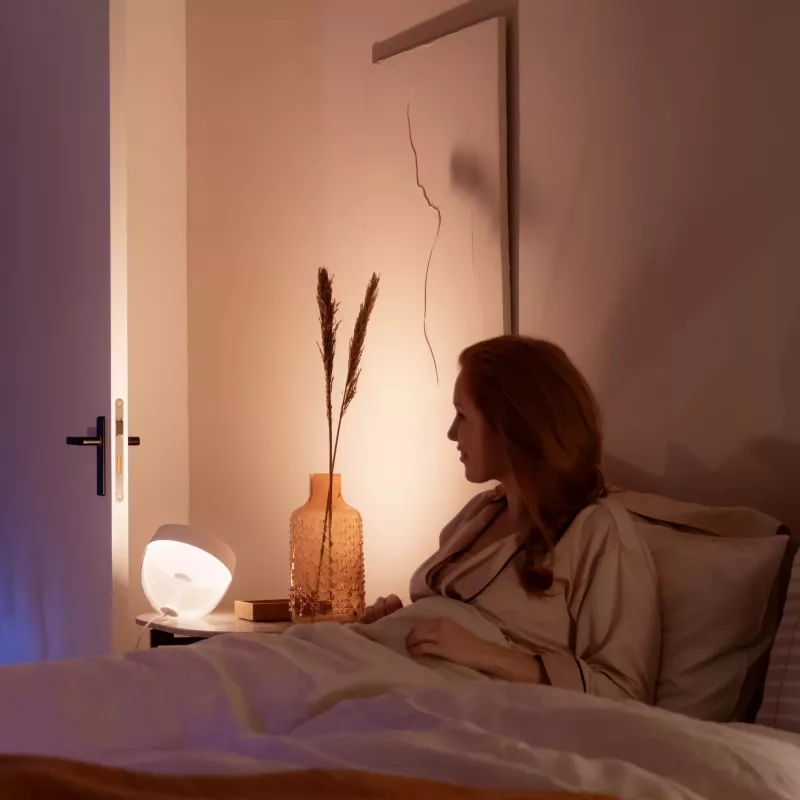Philips Hue White and Colour Ambiance Iris lámpara de mesa inteligente, Bluetooth/Zigbee, 570 lm, 8,1 W, aluminio, negra