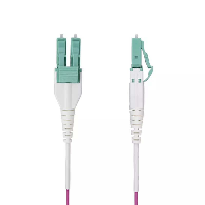 Cable de fibra óptica multimodo OM4 LC a LC (UPC) StarTech.com de 10 m, Erika Violet, 50/125 µm, 40G/100G, LOMMF/VCSEL, cordón de fibra Uniboot, certificado OFNR Riser