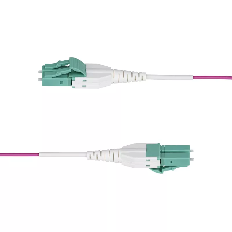 Cable de fibra óptica multimodo OM4 LC a LC (UPC) StarTech.com de 15 m (50ft), Erika Violet, 50/125 µm, 40G/100G, LOMMF/VCSEL, cable de conexión de fibra Uniboot, certificado OFNR Riser