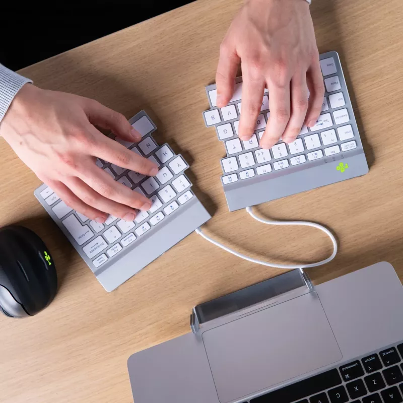 Teclado ergonómico R-Go Tools R-Go Split Break con software de pausas, teclado ergonómico dividido, QWERTZ (DE), Bluetooth, blanco
